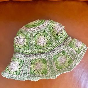 Crochet bucket hat